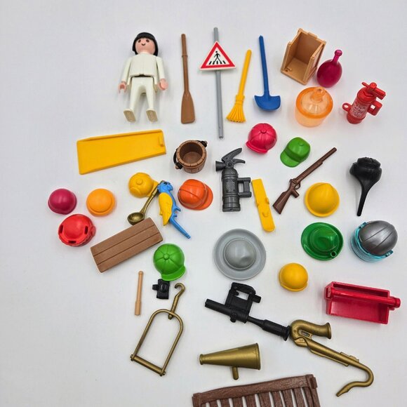 Playmobil Lot Accessories Toys Hats Figure Tools Read - Picture 4 of 6